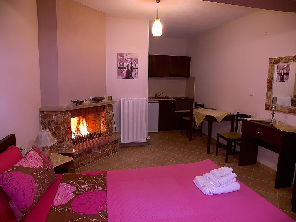 To Konaki Loutraki  Bagian luar foto
